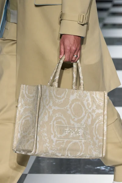 Look 21